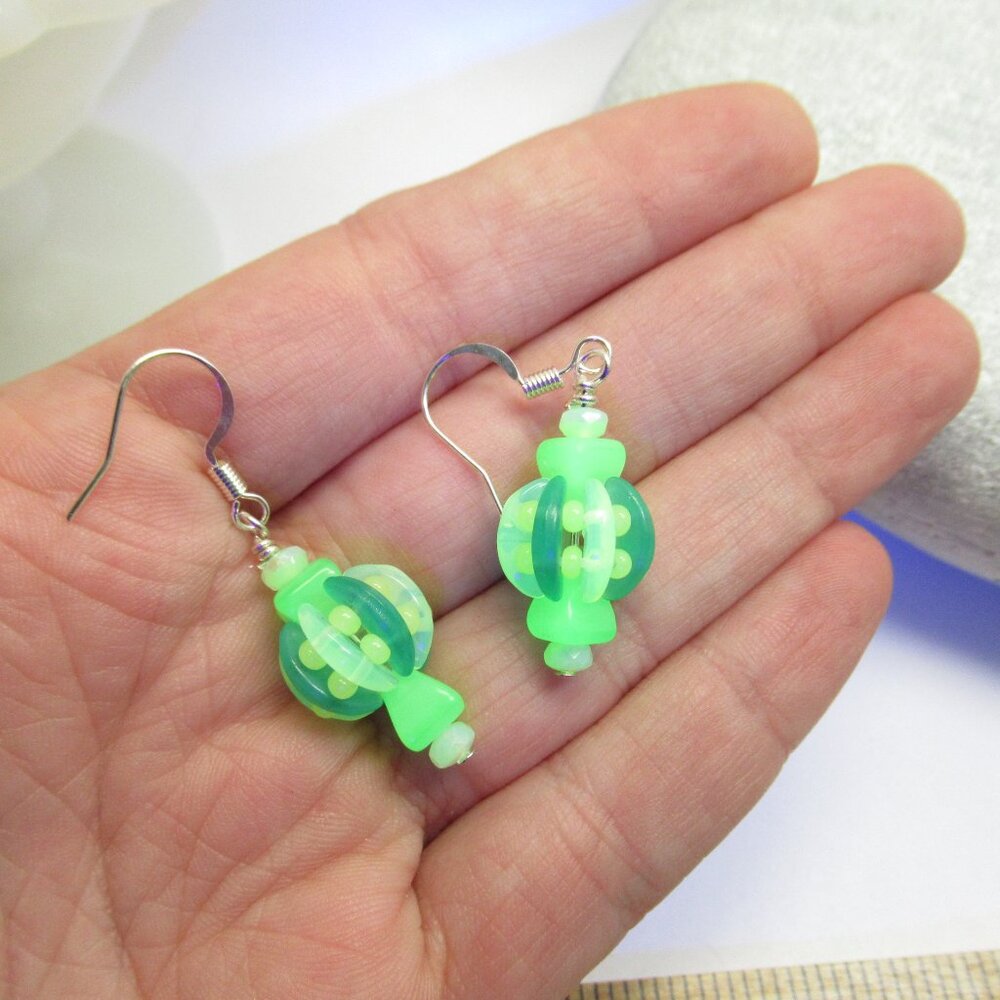 Uranium glass beaded bead earrings - Picture 8 of 13